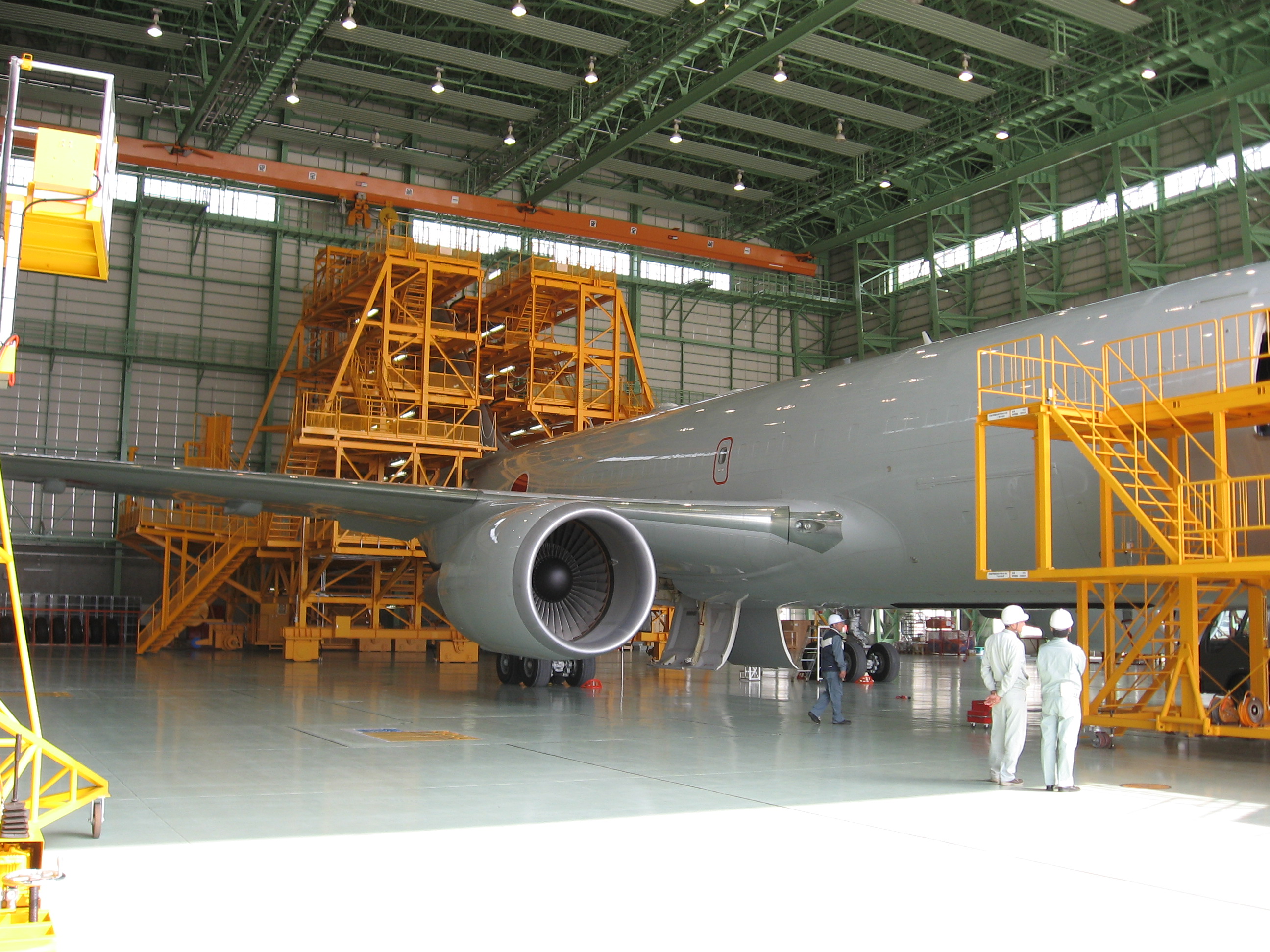 当社最大の航空機地上支援器材（GSE）「尾翼整備作業台」