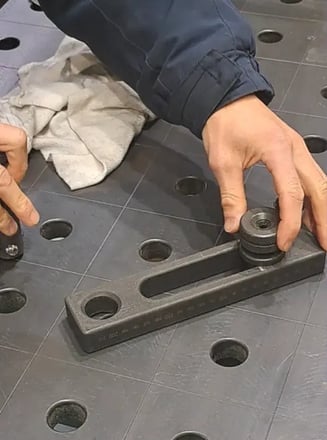 3D溶接定盤の操作・固定